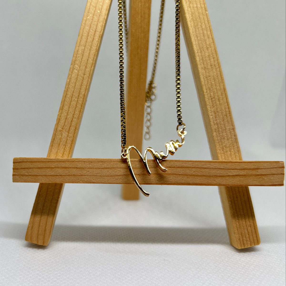 The Delicate "Mum" Nameplate Necklace