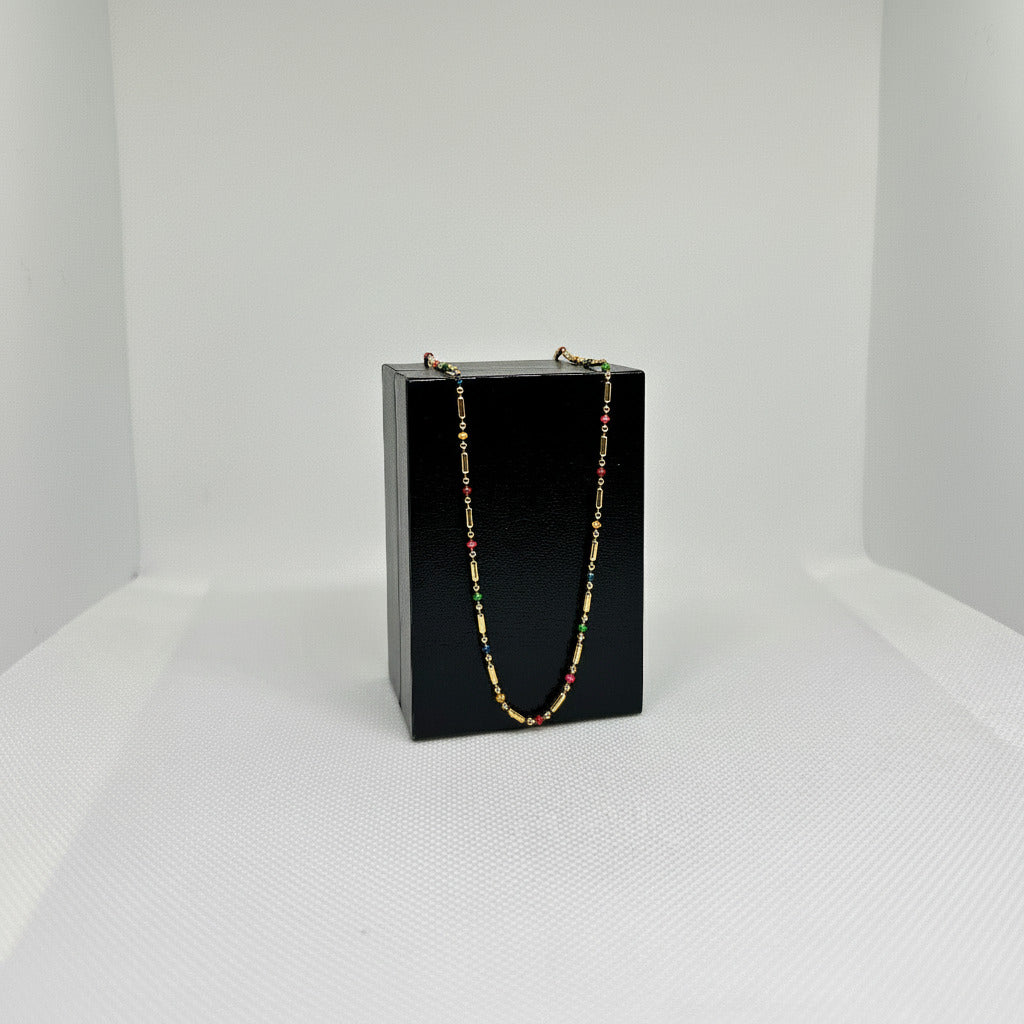 Necklace with multicolored beads