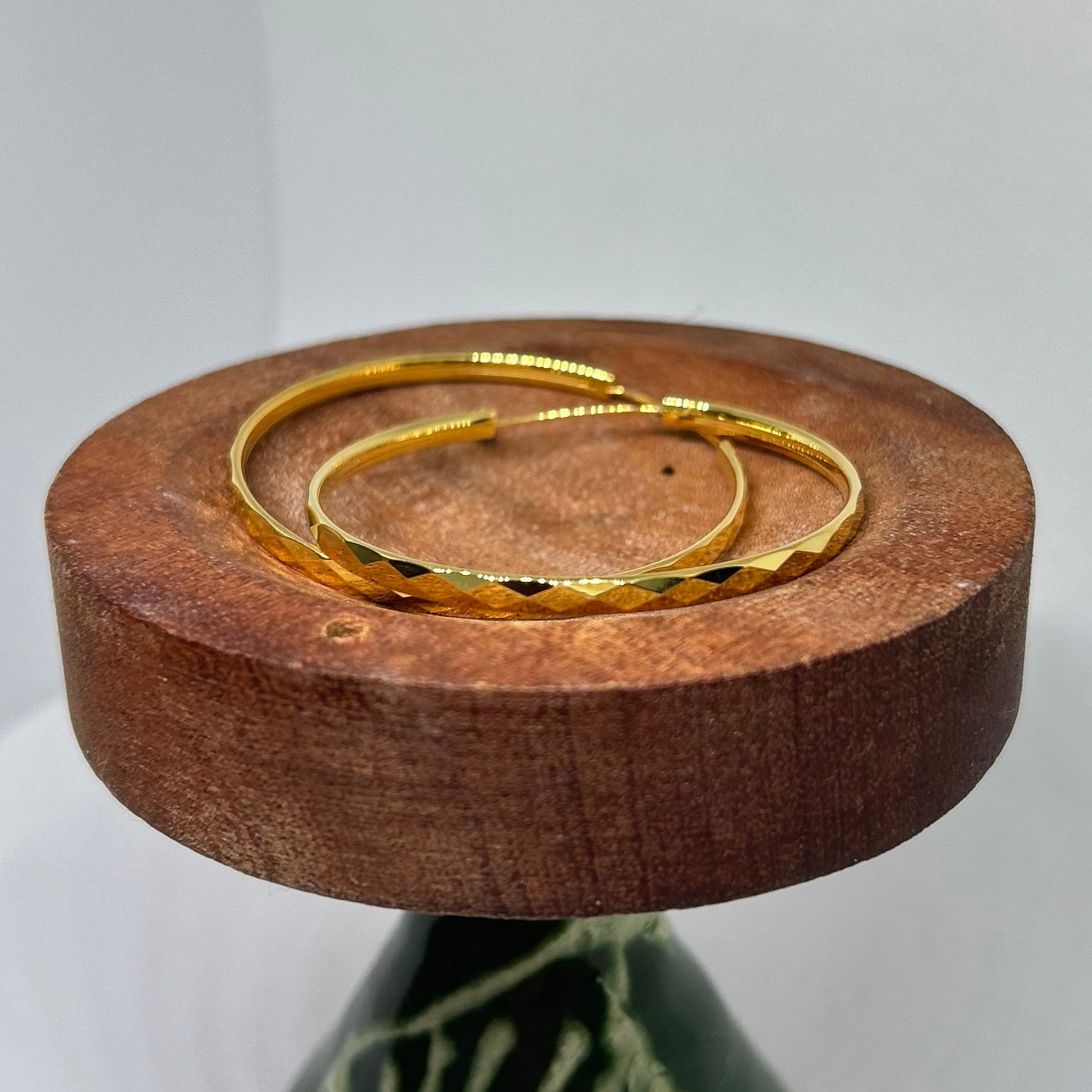 The Faceted Large 30mm Gold Hoops