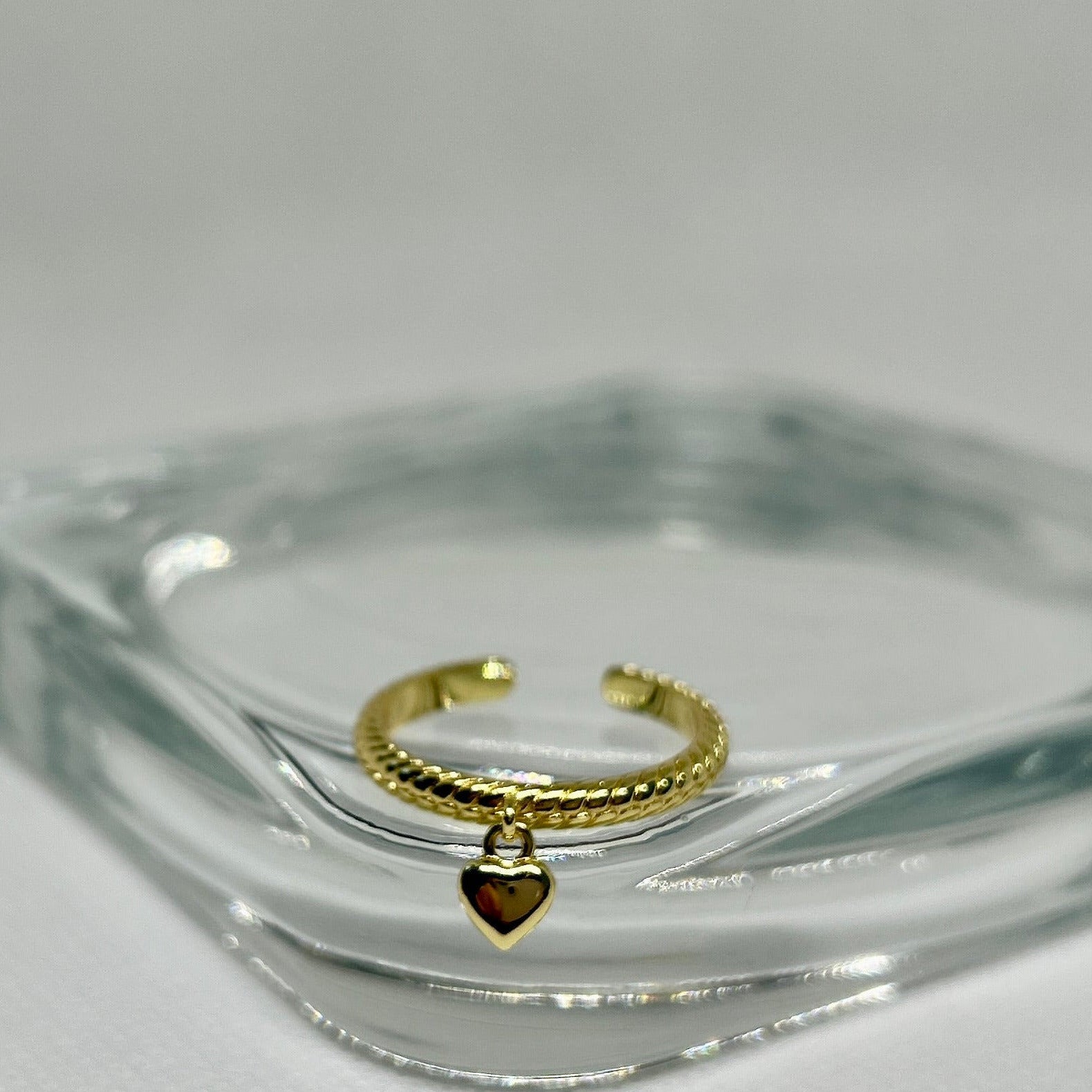 The Amore Ring