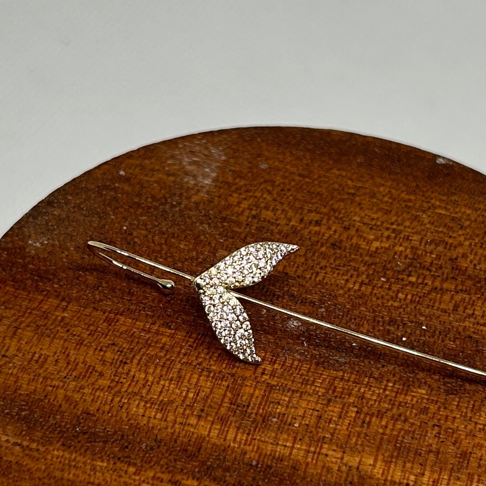 Sparkling Pavé Leaf Silver Ear Crawler Wrap Earring