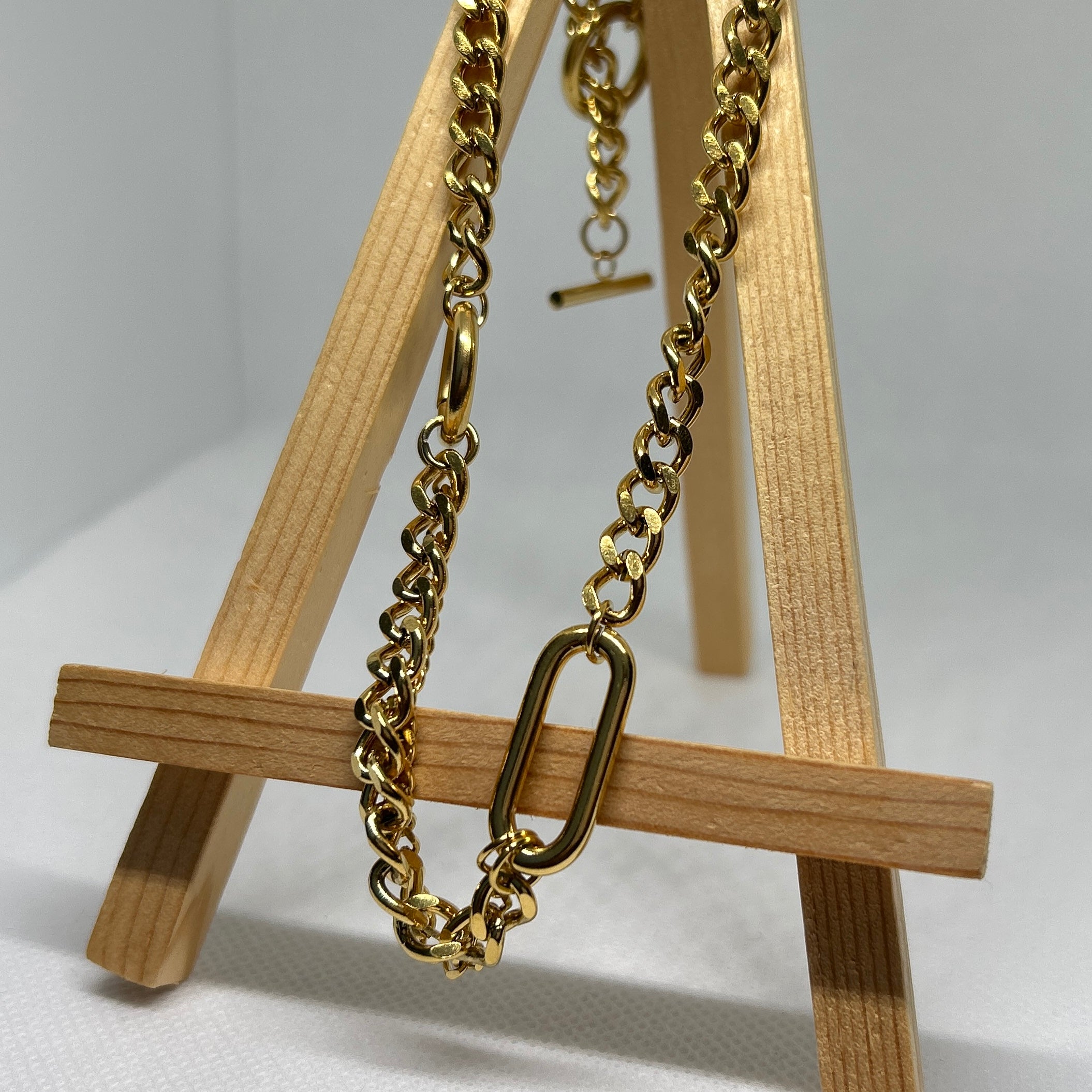 Linear Oval Chain Necklace