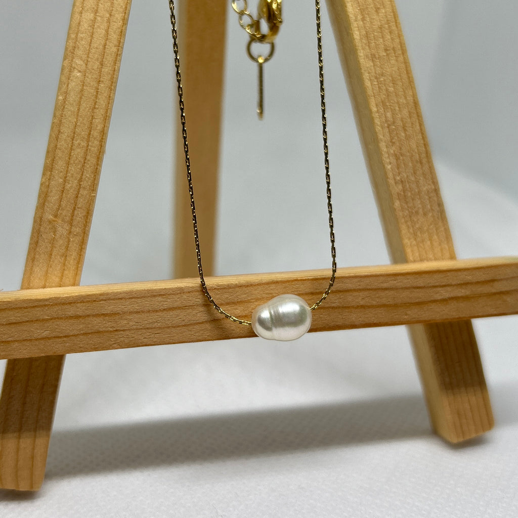 Floating Baroque Pearl Dainty Gold Necklace