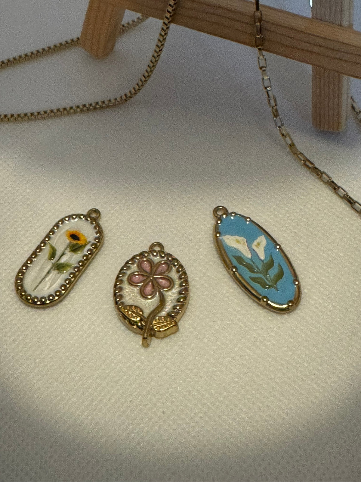 Lily and Melly Necklace Chains
